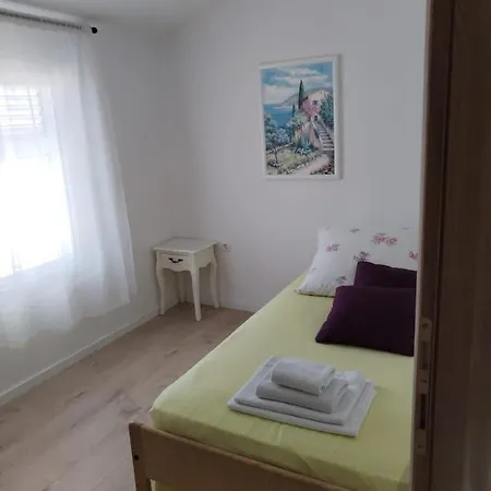 Apartments Galeb Primosten Exterior photo